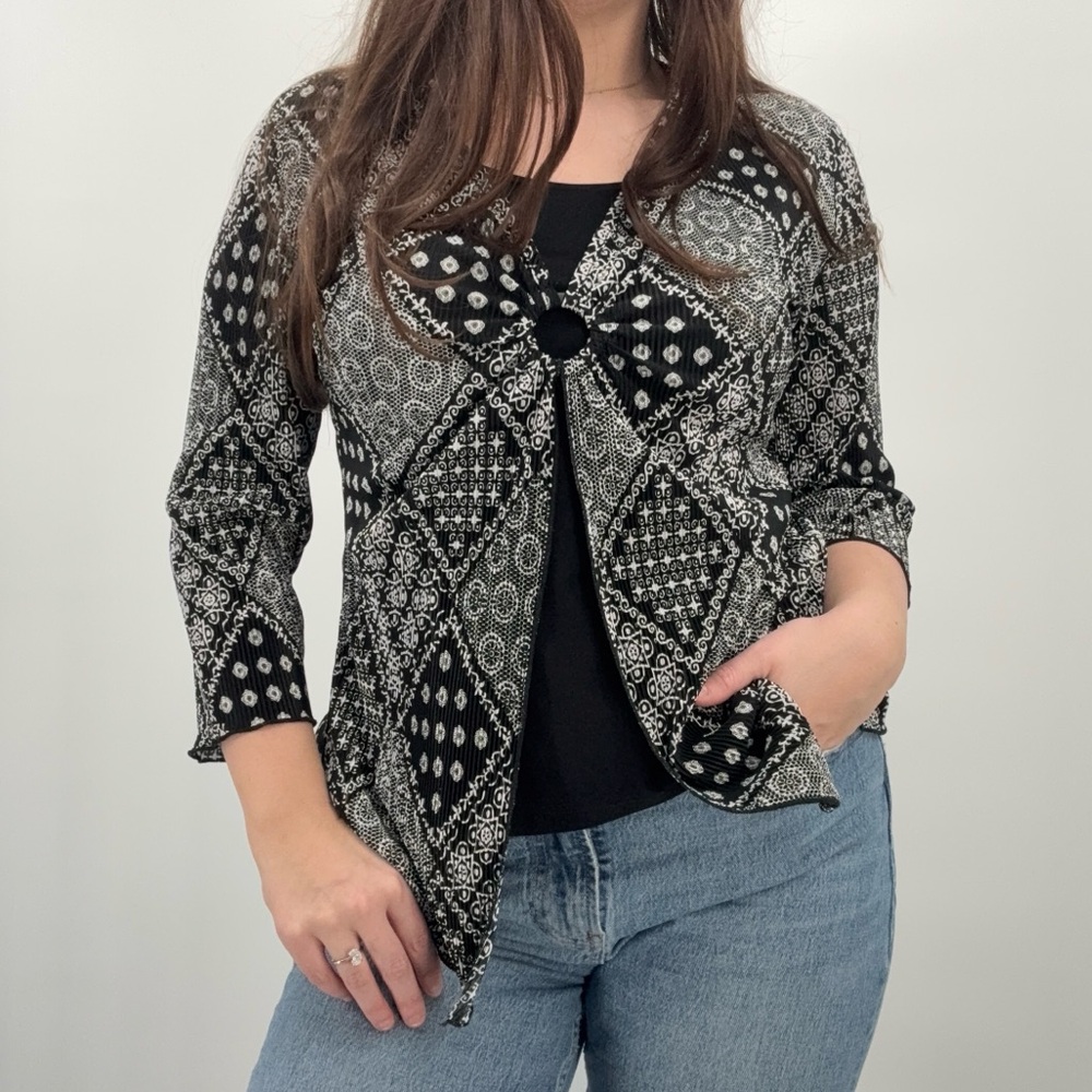 Janeric Y2k Black & White 3/4 Sleeve Stretchy Top Medium